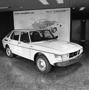 Esikatselukuva: Uusi Saab-merkkinen henkilöauto esitellään Uudenkaupungin autotehtaalla, 150000. Saab, juhlatilaisuus