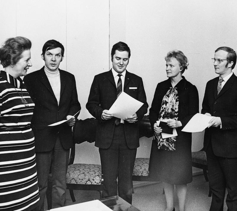 Esikatselukuva: Varhaisnuorisojärjestöt ministeri Meeri Kalavaisen luona vuonna 1970