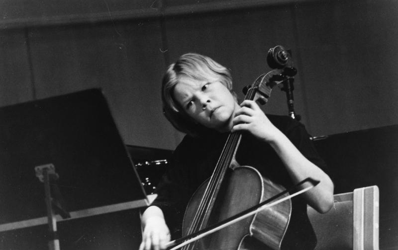 Esikatselukuva:&nbsp;Nuorison taidetapahtuma 1998: Sellonsoittaja