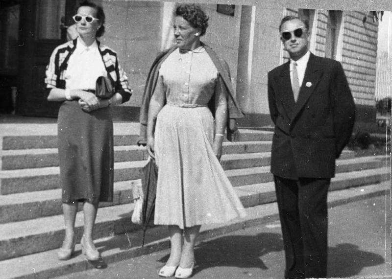 Esikatselukuva:&nbsp;Kerttu Varjo VI kansainvälisillä nuorisofestivaaleilla Moskovassa 1957