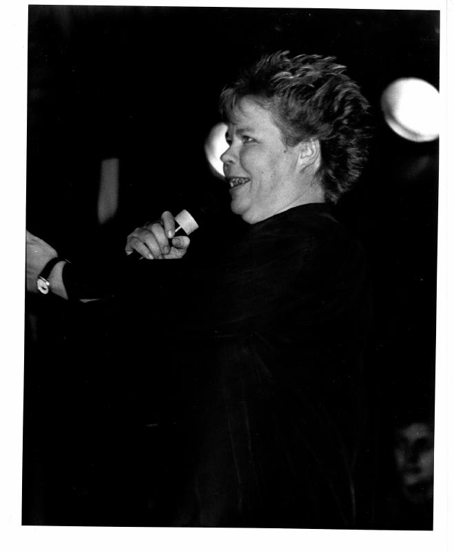 Esikatselukuva:&nbsp;Ulla Tapaninen esiintyy